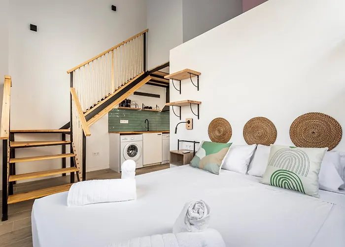 Marie Curie Flats, Lovely Loft *